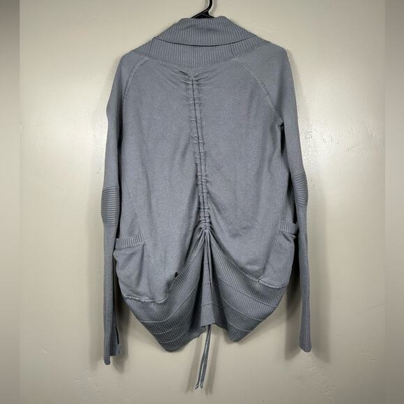 Lululemon Transformation Wrap Fossil / White - Picture 2 of 8